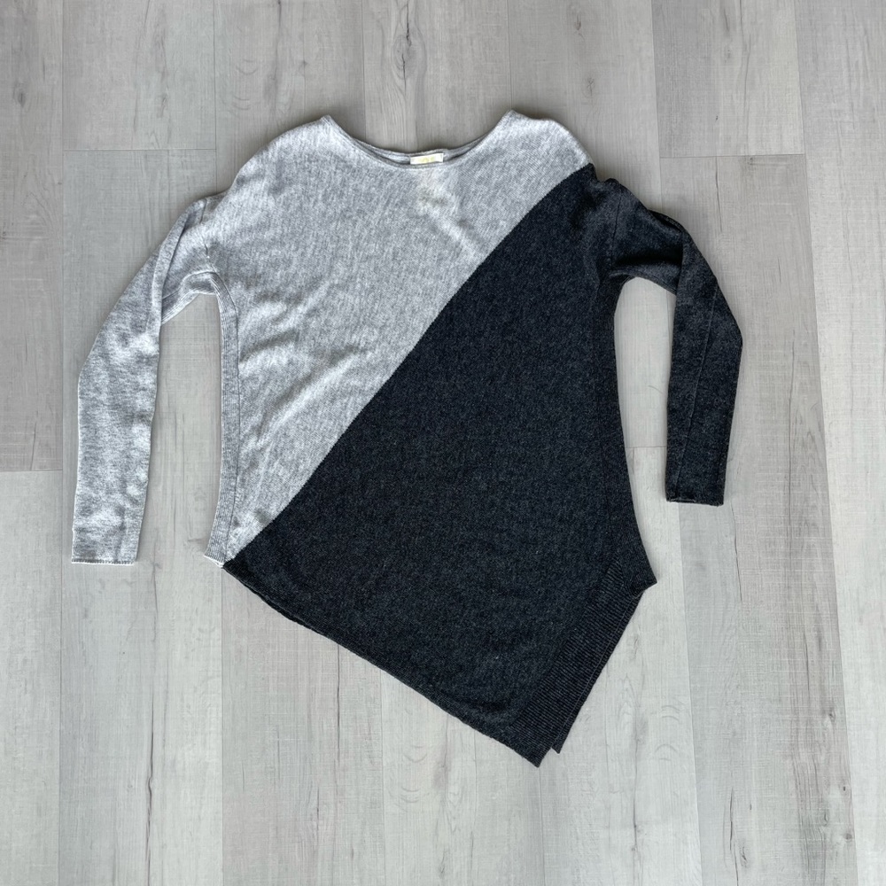 Asymmetrical over sized light weigh sweater